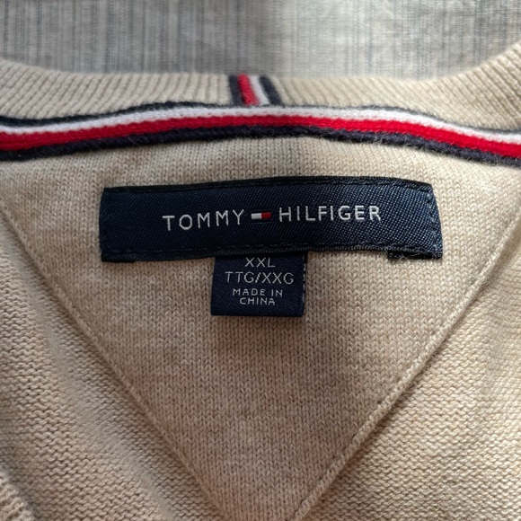 Tommy Hilfiger Men’s V Neck Sweater - XXL Beige Great Condition! Size 2XL - Picture 3 of 3